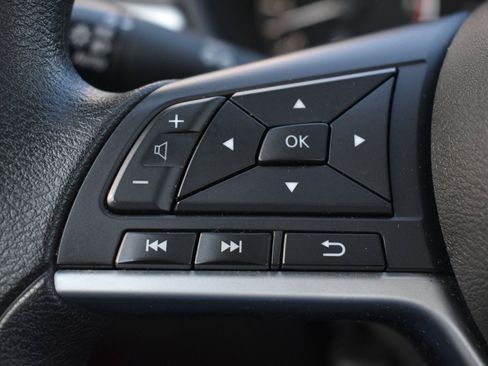 Used 2024 Nissan Altima 2.5 SV FWD image 18