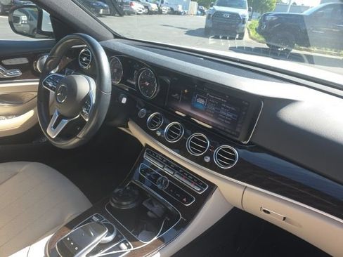 Used 2019 Mercedes-Benz E 300 4MATIC image 12