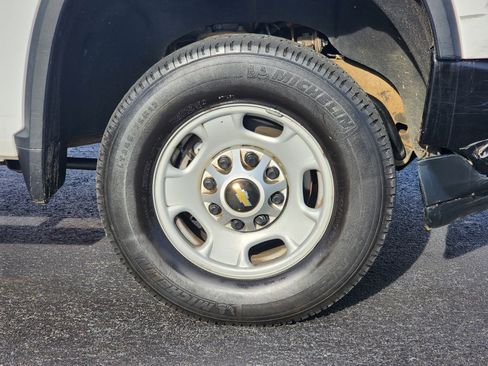 Used 2020 Chevrolet Silverado 2500 W/T w/ WT Convenience Package image 6