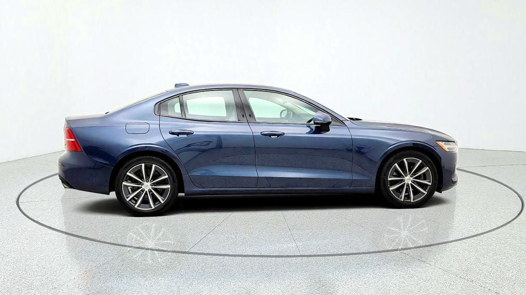 Used 2021 Volvo S60 T5 Momentum FWD image 4