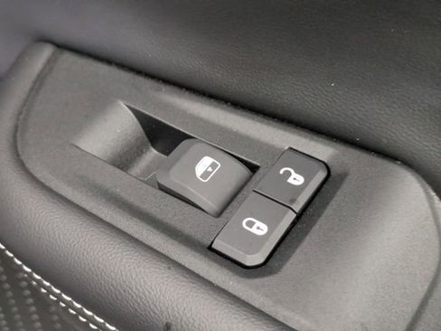 Certified 2024 Jeep Grand Cherokee Limited w/ Luxury Tech Group II image 34