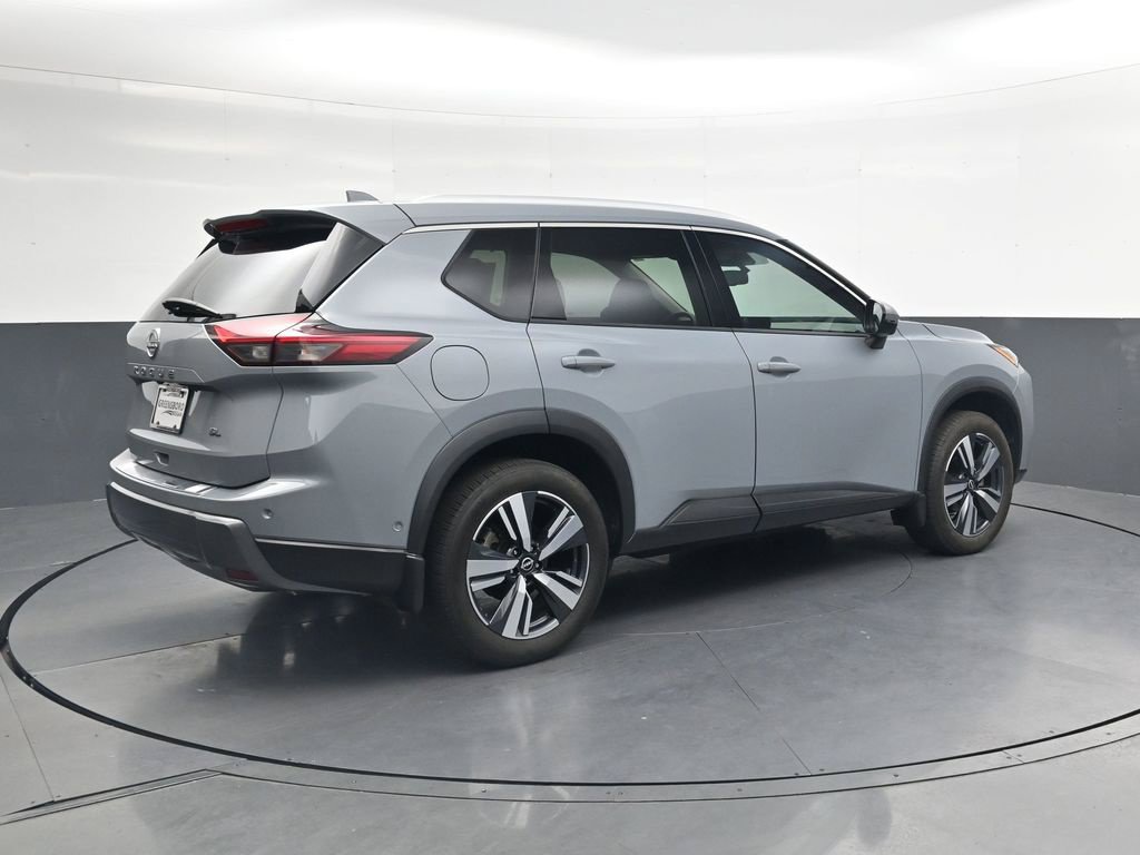 Used 2024 Nissan Rogue SL w/ SL Premium Package FWD image 5