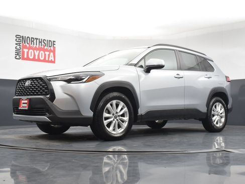 Used 2022 Toyota Corolla Cross LE AWD/4WD image 30