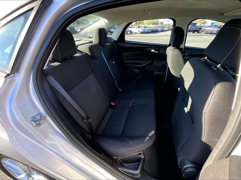 Used 2018 Ford Focus SE image 25