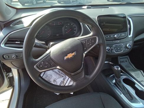 Used 2020 Chevrolet Malibu LT image 14