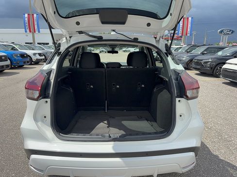 Used 2022 Nissan Kicks S FWD image 7