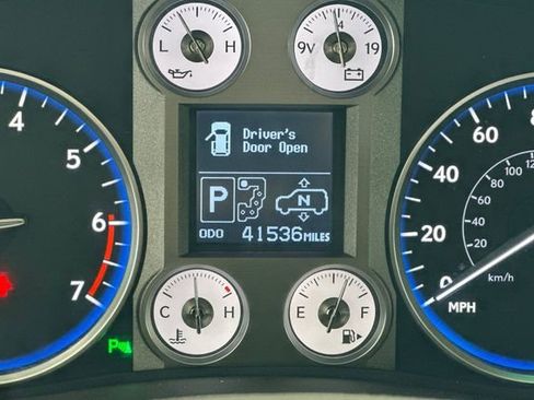 Used 2011 Lexus LX 570 4WD image 33