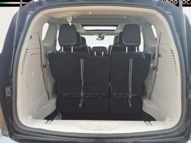 Used 2023 Chrysler Pacifica Limited FWD image 28