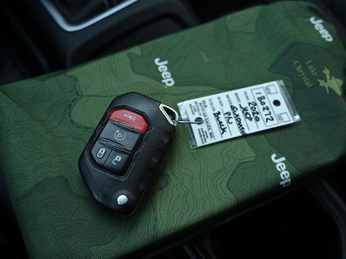 Used 2020 Jeep Gladiator Overland w/ Cold Weather Group image 32