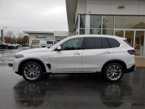 New 2026 BMW X5 xDrive50e image 8