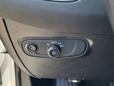 Used 2019 Chevrolet Equinox LT FWD image 18