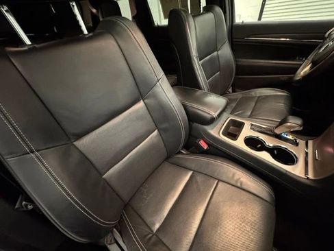 Used 2017 Jeep Grand Cherokee Limited w/ Luxury Group II image 31