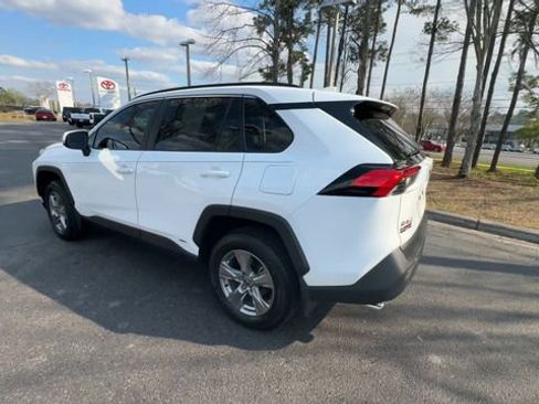 Used 2025 Toyota RAV4 XLE image 12