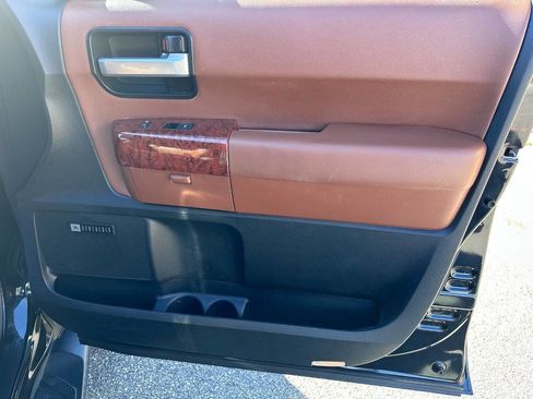 Used 2018 Toyota Sequoia Platinum image 19