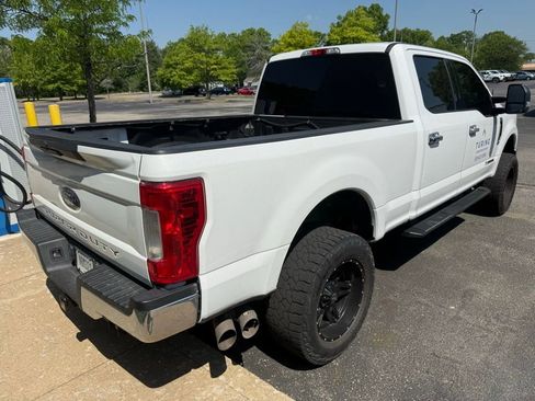 Used 2019 Ford F250 4x4 Crew Cab Super Duty image 4