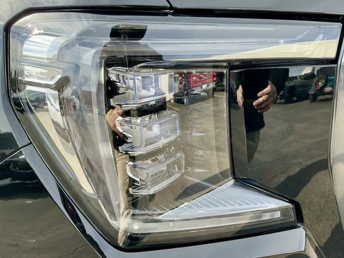 Used 2021 GMC Yukon AT4 w/ Rear Media and Nav Package image 8