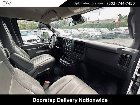 Used 2021 Chevrolet Express 4500 Extended w/ Power Convenience Package RWD image 19