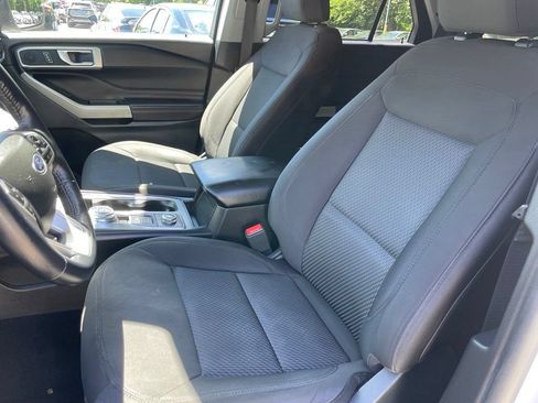 Used 2023 Ford Explorer XLT AWD/4WD image 7