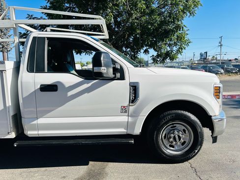 Used 2018 Ford F250 XL w/ Power Equipment Group RWD image 17
