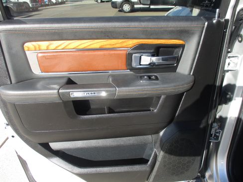 Used 2014 RAM 1500 Laramie Longhorn w/ Convenience Group image 8