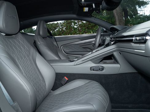 Used 2024 Aston Martin DB12 Coupe RWD image 13