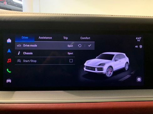 Used 2024 Porsche Cayenne S w/ Premium Package AWD/4WD image 34