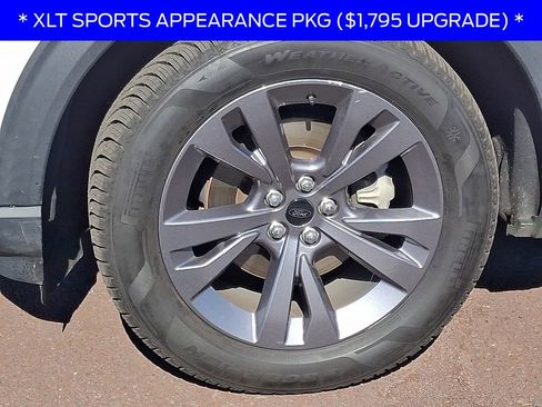 Used 2022 Ford Explorer XLT w/ Equipment Group 202A image 8