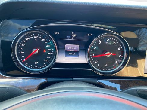 Used 2017 Mercedes-Benz E 300 4MATIC image 11