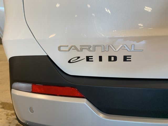New 2027 Kia Carnival FWD image 22