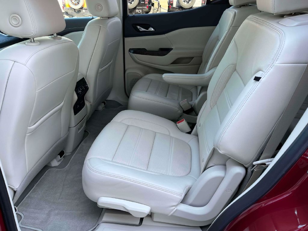 Certified 2020 GMC Acadia Denali w/ Technology Package FWD image 16
