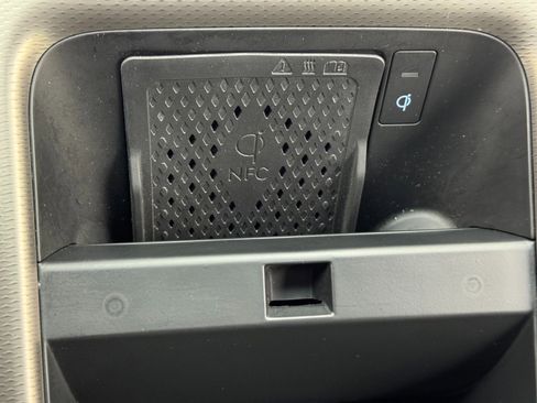 Used 2023 Genesis GV60 Performance image 34