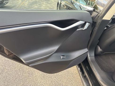 Used 2014 Tesla Model S P85 image 17