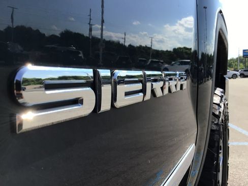 Used 2018 GMC Sierra 1500 SLT w/ SLT Premium Package AWD/4WD image 14