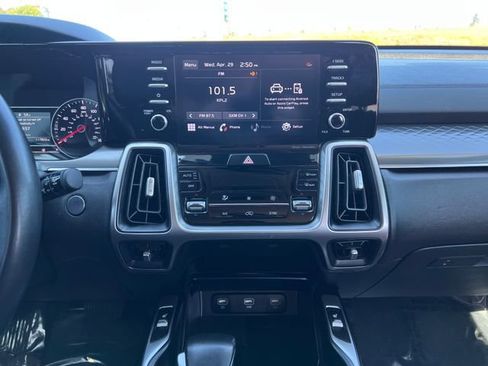Used 2021 Kia Sorento S FWD image 23