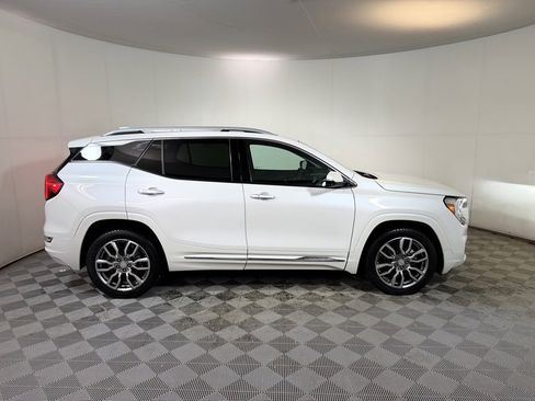 Used 2022 GMC Terrain Denali image 8