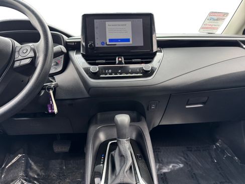 Used 2025 Toyota Corolla LE FWD image 11