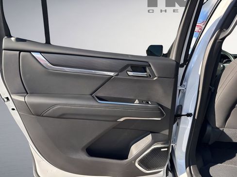 Used 2025 GMC Acadia Elevation FWD image 29
