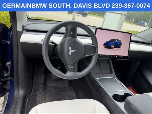 Used 2022 Tesla Model Y Long Range AWD/4WD image 17