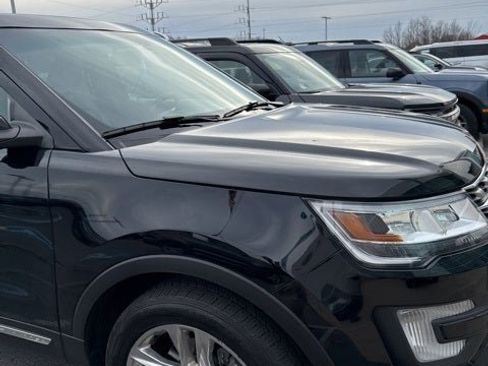 Used 2017 Ford Explorer XLT w/ Equipment Group 202A image 15