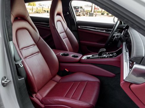 Used 2023 Porsche Panamera Turbo S Executive image 42