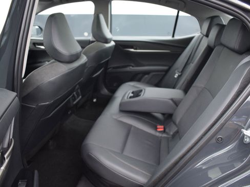 Used 2025 Toyota Camry XLE w/ Premium Plus Package AWD/4WD image 12