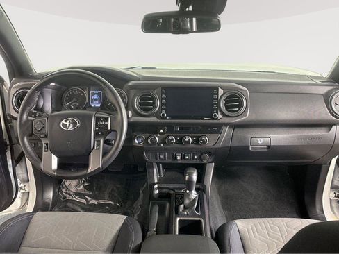 Used 2023 Toyota Tacoma TRD Off-Road image 5