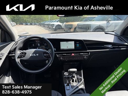 New 2026 Kia Niro EX FWD image 8