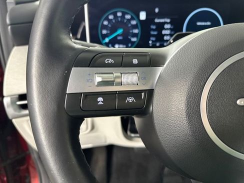 Used 2025 Hyundai Tucson Limited image 15