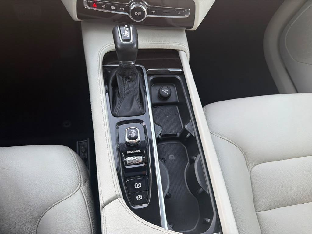 Used 2019 Volvo XC90 T6 Momentum w/ Protection Package Premier AWD/4WD image 25