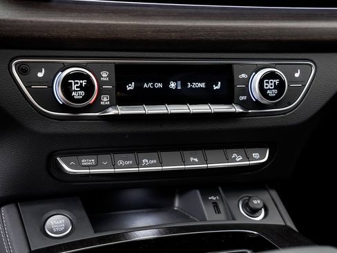 Certified 2025 Audi Q5 2.0T Premium Plus w/ Premium Plus Package image 17