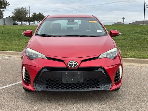 Used 2018 Toyota Corolla SE image 3