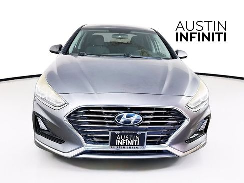 Used 2019 Hyundai Sonata SE FWD image 2