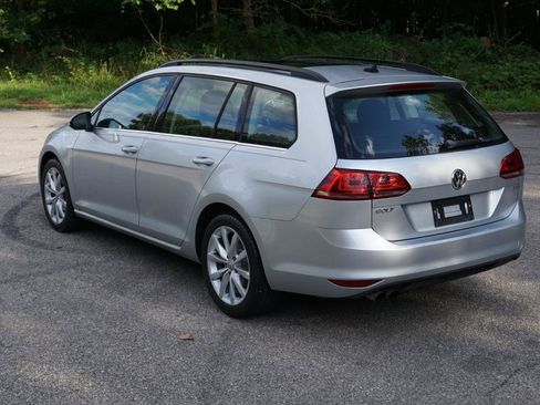 Used 2015 Volkswagen Golf S FWD image 3