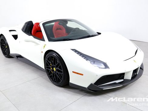 Used 2018 Ferrari 488 Spider RWD image 4
